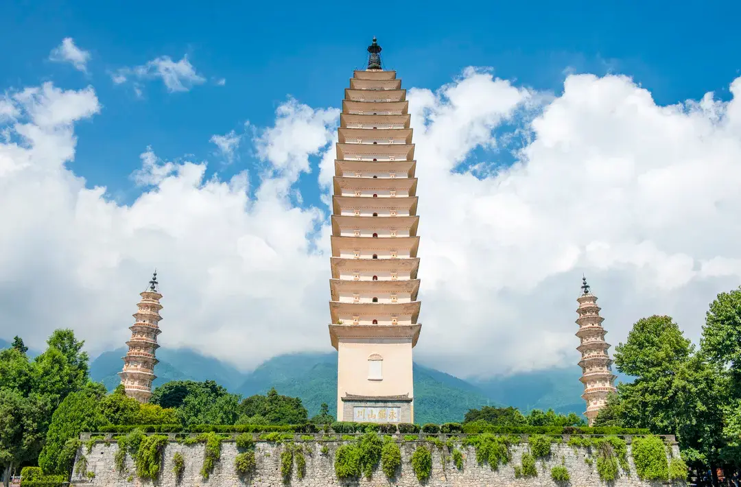 三塔倒影公园对应地点实景